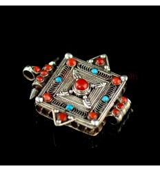 High Quality Tibetan Buddhist  Silver Ghau Gau Gau Prayer Box Pendant Patan Nepal.