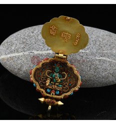 Chenrezig_white Tara Gold Plated Silver Ghau / Pendant / Prayer Box